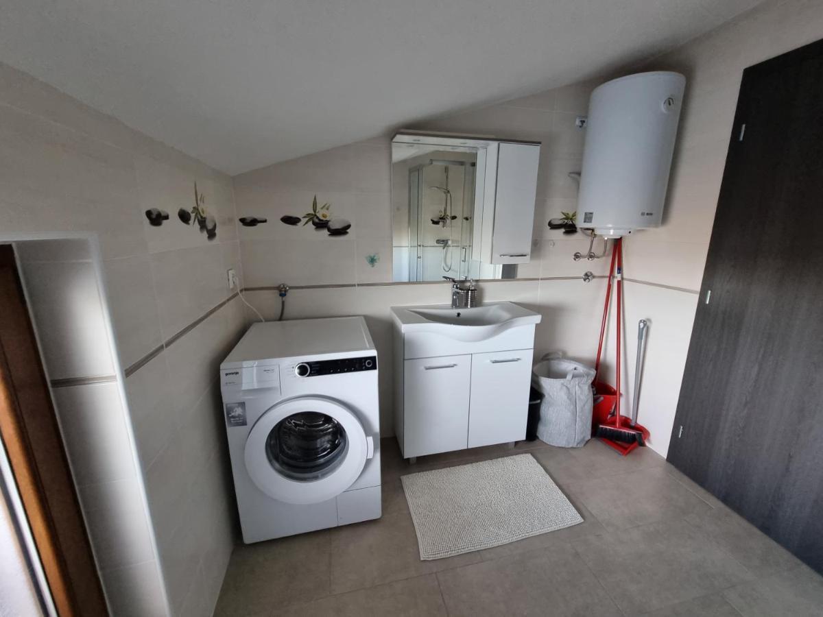 זמברטיה Apartment Pharos מראה חיצוני תמונה