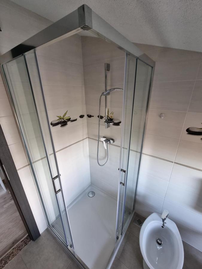 זמברטיה Apartment Pharos מראה חיצוני תמונה